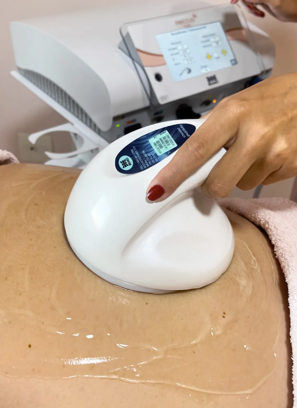 Tratamento corporal com aparelho de ultrassom na Afaggo